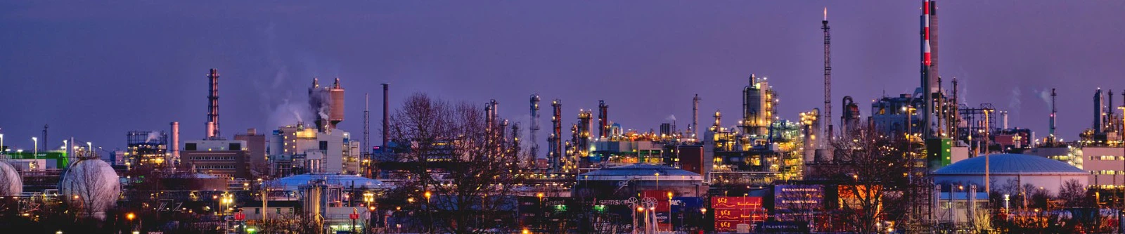 <strong>Endüstriyel Boyalarımız</strong><br> ile ürünleri koruyor,<br> sanayileri renklendiriyoruz